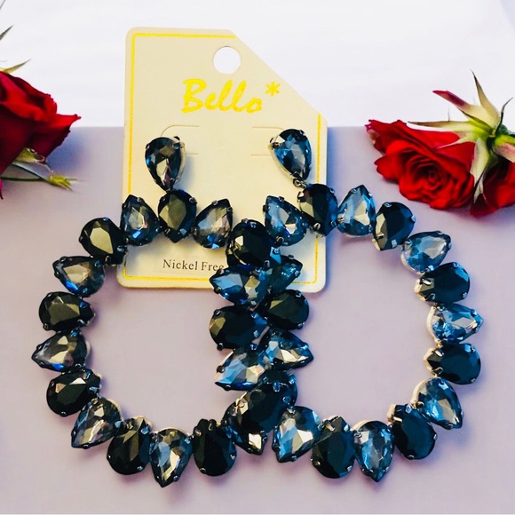 Black Beaded Necklace and Earrings Set - Picture 2 of 5